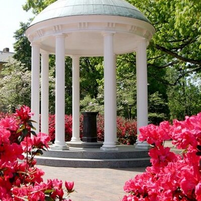 Profile Picture of Amy Button (@76Buttons) on Twitter