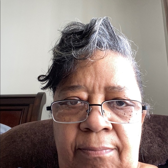 Profile Picture of Joyce b. Kellam (@kellam674) on Poshmark