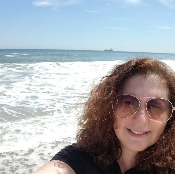 Profile Picture of Maria Silva (@fatysilva66) on Poshmark