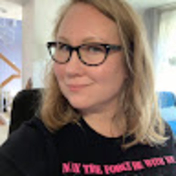 Josi Hauschild - Poshmark Profile Picture of Josi Hauschild (@josi_hauschild) on Poshmark