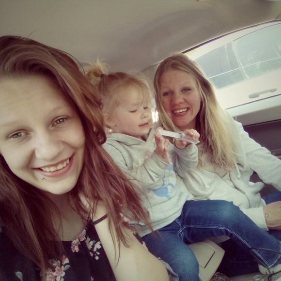 Profile Picture of Danielle Keffer (@danielle_keffer) on Poshmark