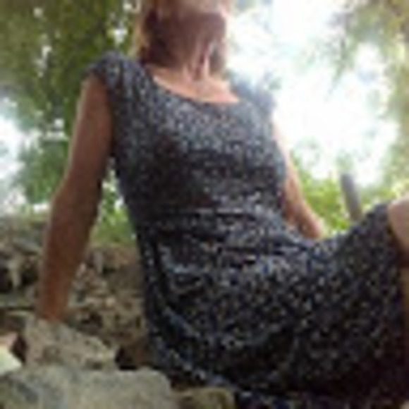 Profile Picture of Mary Pollard-robinson (@wearable342) on Poshmark