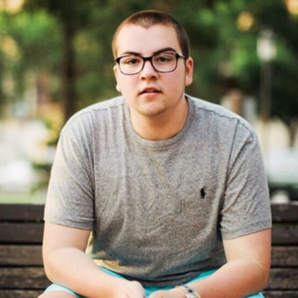 Profile Picture of Brady Klavetter (@bradyjohn3) on Poshmark