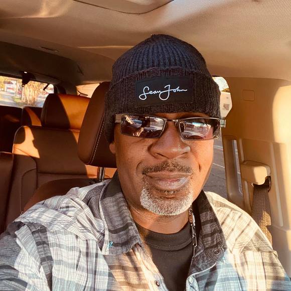 Profile Picture of Ray Hayes (@ray2hayes) on Poshmark