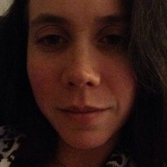 Maria Urquijo - Poshmark Profile Picture of Maria Urquijo (@pauliurquijo) on Poshmark