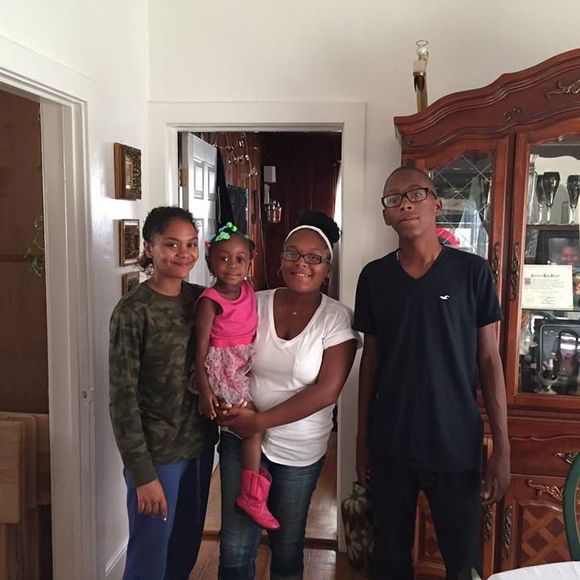 Profile Picture of Cassandra August (@forcassandraa) on Poshmark