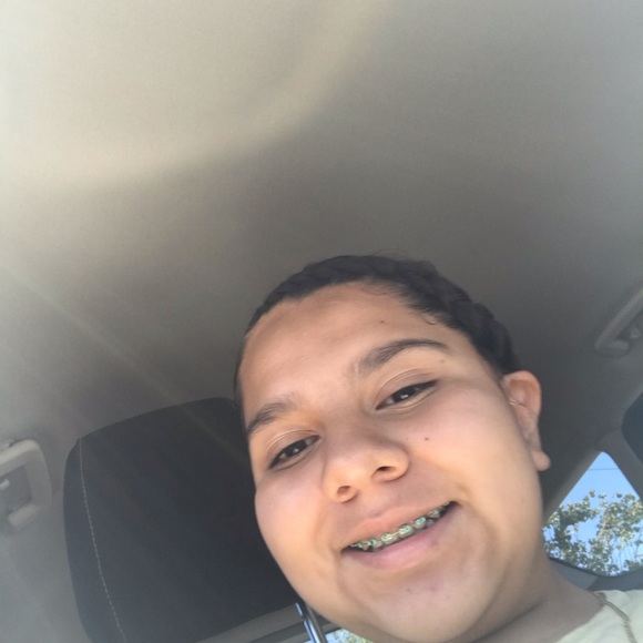 Profile Picture of Rosa Gonzalez (@osita7) on Poshmark