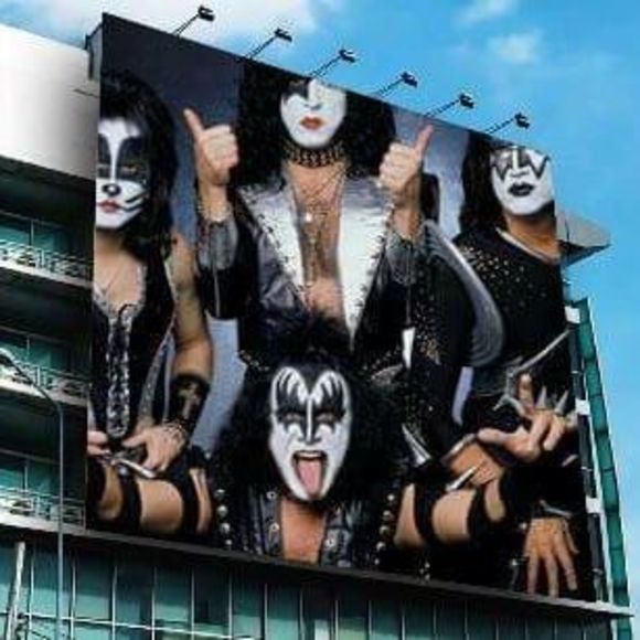 Profile Picture of Charles Bray (@cbray1971) on Poshmark