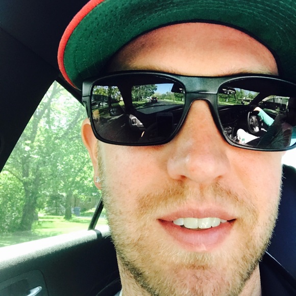 Profile Picture of Kyle Winters (@kywinter1) on Poshmark