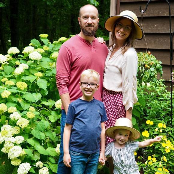 Profile Picture of Allison Embacher (@aqembacher) on Poshmark