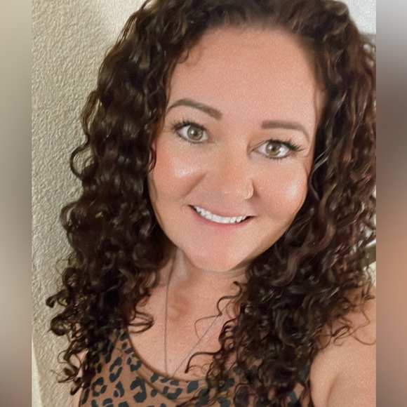 Profile Picture of Ashley Sperle (@a_sperle) on Poshmark