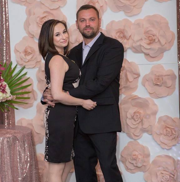 Yelana Popova - Poshmark Profile Picture of Yelana Popova (@yelanapopova) on Poshmark