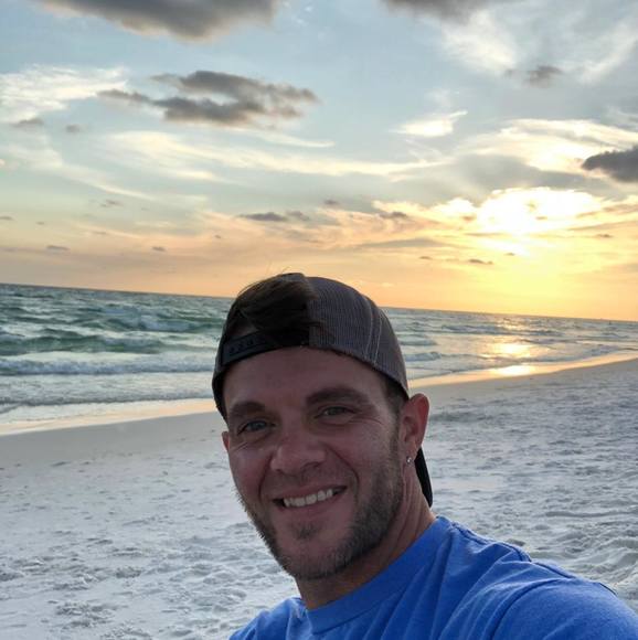 Profile Picture of Thomas Wright (@taaronwright) on Poshmark