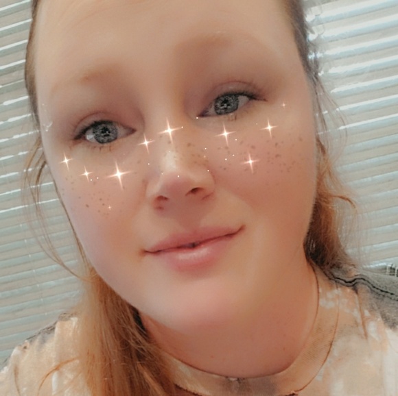 Profile Picture of Kristin Benson (@kwade1202) on Poshmark
