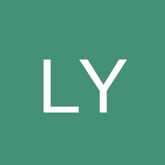 Profile Picture of Lindsay Yurick (@lindsay_yurick) on Poshmark
