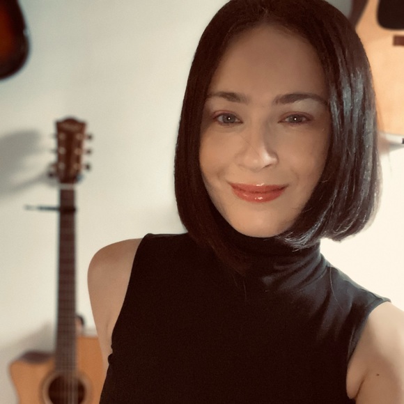 Profile Picture of Samantha Sugarman (@shugzcloset) on Poshmark