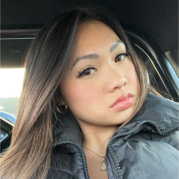 Profile Picture of Tara Nguyen (@thetaranguyen) on Poshmark