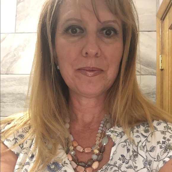 Profile Picture of Nancy Contino (@nancy96655) on Poshmark