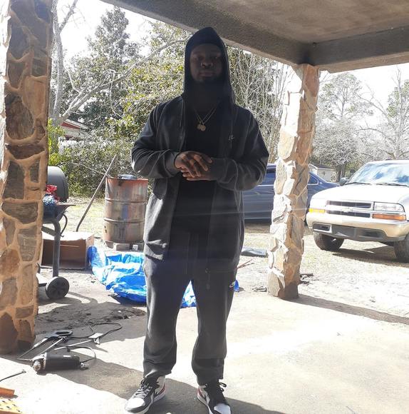 Profile Picture of Lorenzo Henderson (@lozo9578) on Poshmark