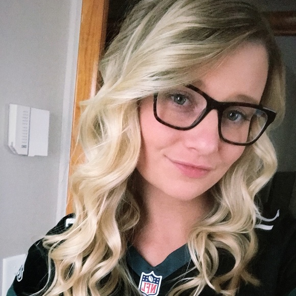 Profile Picture of Ashley Vasilik (@ashleymarklin) on Poshmark