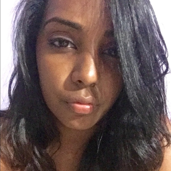 Profile Picture of Daniela Salcedo (@daniela729) on Poshmark