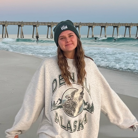 Profile Picture of Julianna Deboer (@juliannaajones) on Poshmark