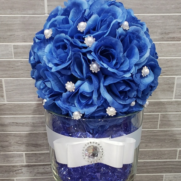 Profile Picture of Janet Kerr (@eledgister) on Poshmark