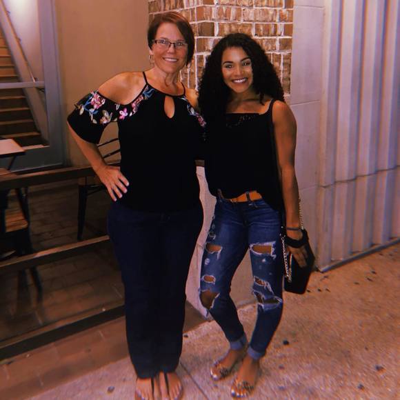 Profile Picture of Stacy Herron (@stacy30253) on Poshmark