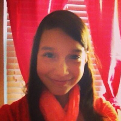 Profile Picture of Cassandra Duran (@pinkflowers63) on Twitter