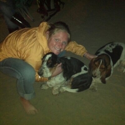 Profile Picture of Holly Hook (@luvmybassets) on Twitter