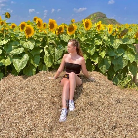 Profile Picture of Tracey Kolthoff (@traceykolthoff) on Poshmark