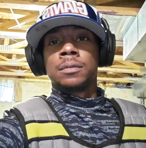 Profile Picture of Marshall smashing goals Kendrick (@mok9899) on Poshmark