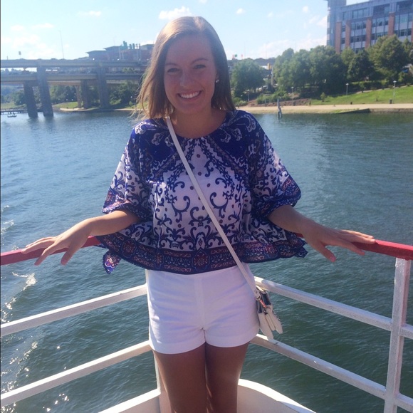 Profile Picture of Bailey Stoken (@bailey_stoken) on Poshmark