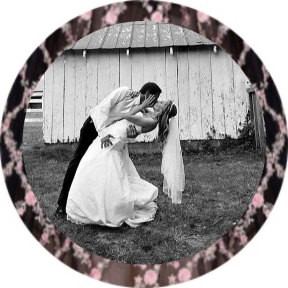 Profile Picture of Kimberly Abell (@kimbo42) on Poshmark