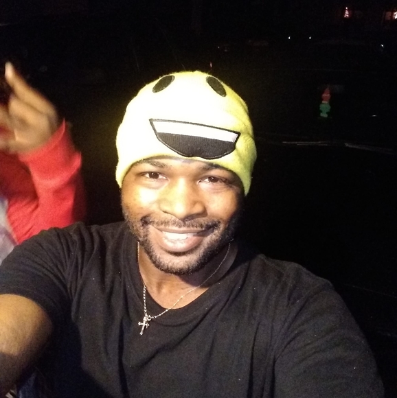 Profile Picture of Johnathan Causey (@johnathancausey) on Poshmark