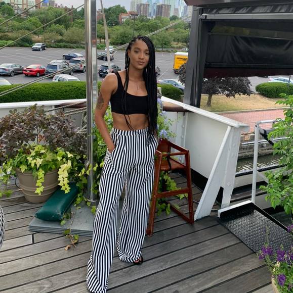 Profile Picture of Ivy Phillips (@iphillips126) on Poshmark