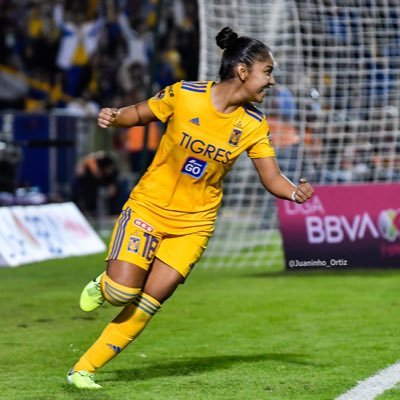 Profile Picture of Belen Cruz (@CruzBelen18) on Twitter