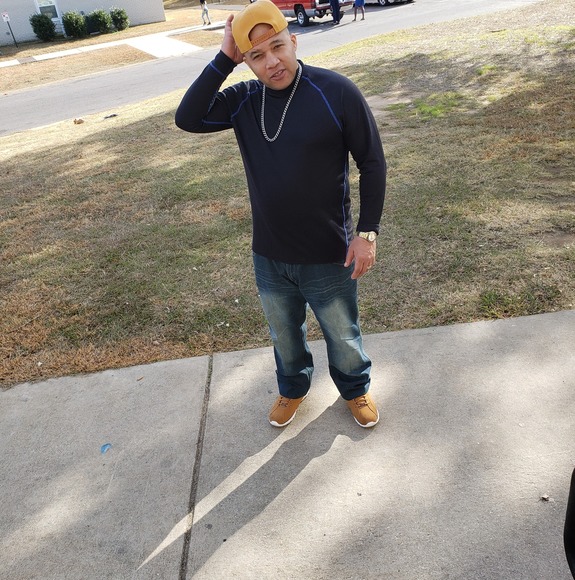 Profile Picture of Lepel Lepel (@oneu2c355) on Poshmark