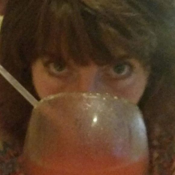 Profile Picture of Jill Wallaker (@jillwallaker) on Poshmark