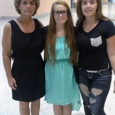 Profile Picture of Lisa Wolcott (@lwolcott32) on Twitter