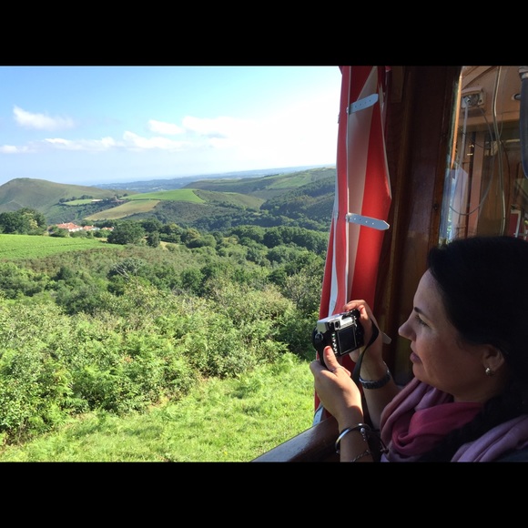 Profile Picture of Rosana Goyenetche (@bejany) on Poshmark