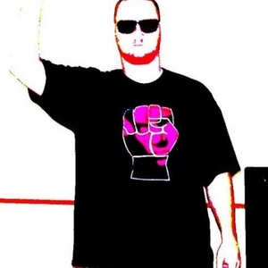 Profile Picture of Richard Mcburney (@midgetporno) on Myspace