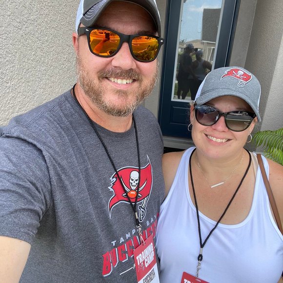 Profile Picture of Tiffany Ogline (@tiffanyogline) on Poshmark