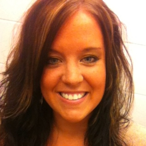 Profile Picture of Alexis Sheets (@amsheet) on Poshmark