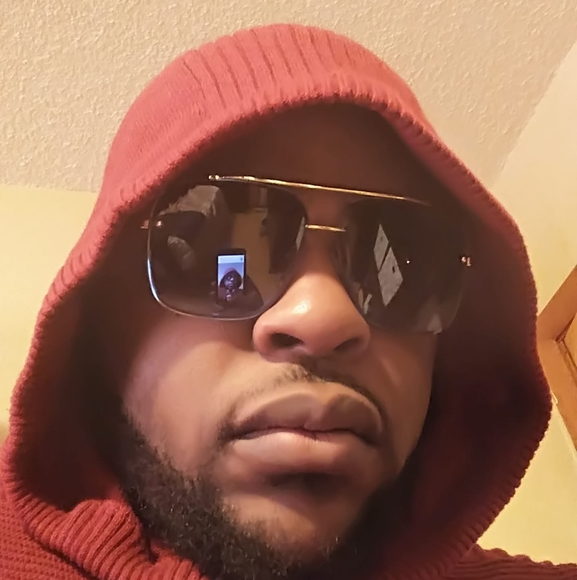 Sedrick Johnson - Poshmark Profile Picture of Sedrick Johnson (@ljohnson2000) on Poshmark