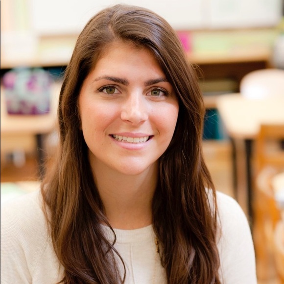 Profile Picture of Laira Karbach (@laurakarbach) on Poshmark