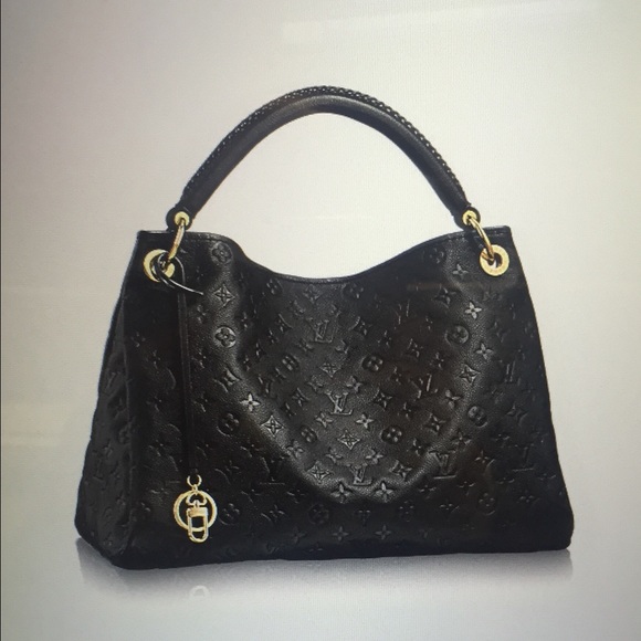 Profile Picture of Tami Pirone (@tamipirone) on Poshmark