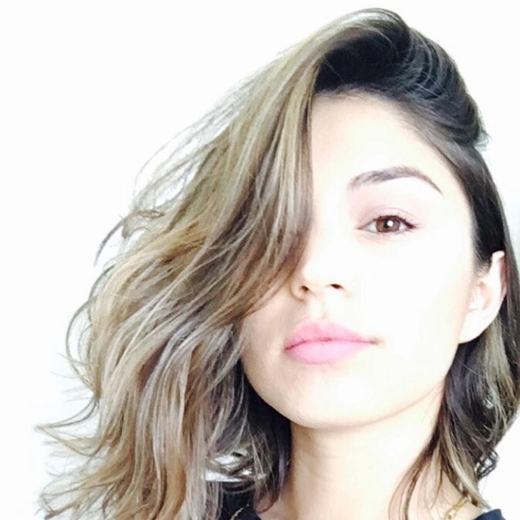 Profile Picture of Jamesina Rammelkamp (@jamesinar) on Poshmark