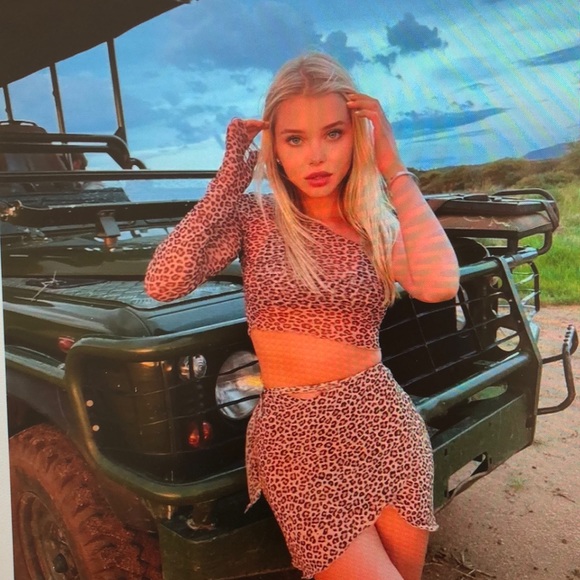 Profile Picture of Everley Marner (@kqwmrmrljla) on Poshmark