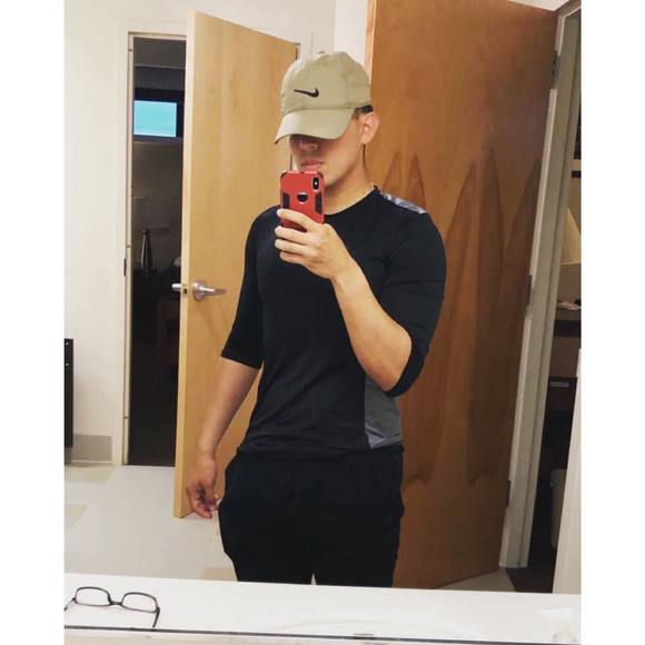 Profile Picture of Daniel Roman (@vidalroman69) on Poshmark